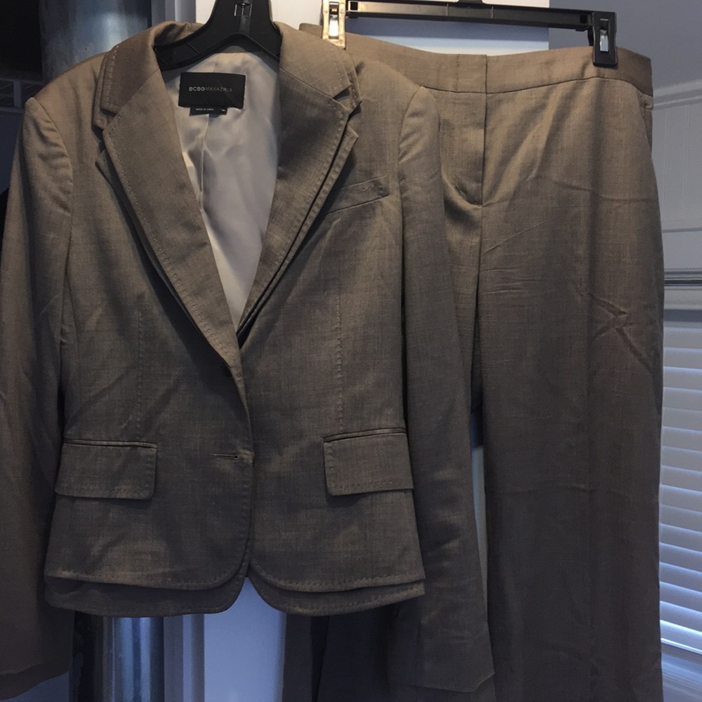 BCBGMAXAZRIA 2 piece women’s suit